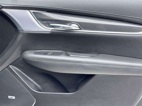 Used 2024 Cadillac XT6 Sport image 50