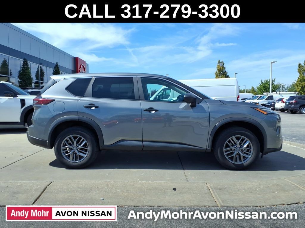 Used 2024 Nissan Rogue S AWD/4WD image 8