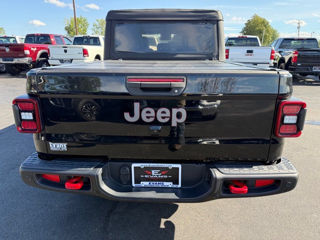 Used 2021 Jeep Gladiator Rubicon AWD/4WD image 6