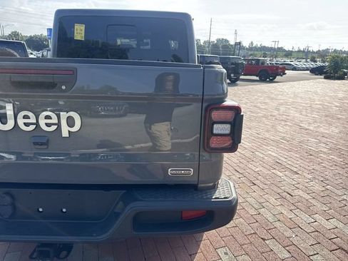Used 2022 Jeep Gladiator Overland w/ Popular Equipment Package AWD/4WD image 11