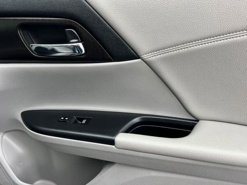 Used 2015 Honda Accord EX-L image 18