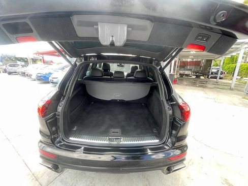Used 2017 Porsche Cayenne Platinum Edition w/ Premium Package (PJV) AWD/4WD image 3