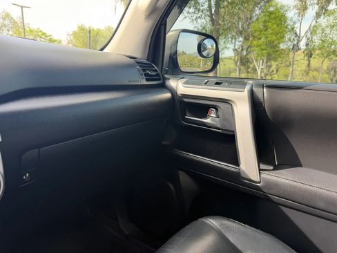 Used 2010 Toyota 4Runner Limited AWD/4WD image 24