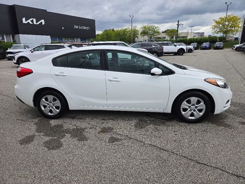 Used 2016 Kia Forte LX FWD image 2