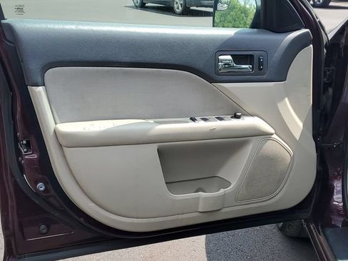 Used 2011 Ford Fusion SE FWD image 9