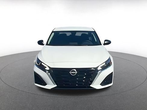 Used 2025 Nissan Altima 2.5 SV image 4