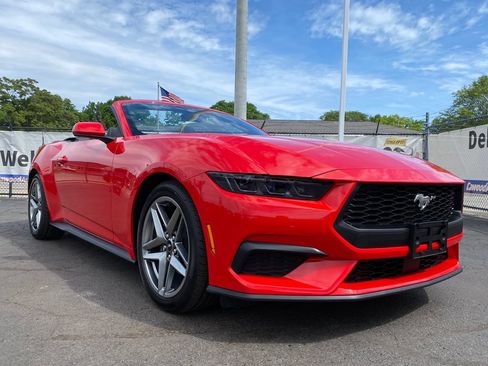 Used 2026 Ford Mustang Convertible RWD image 33