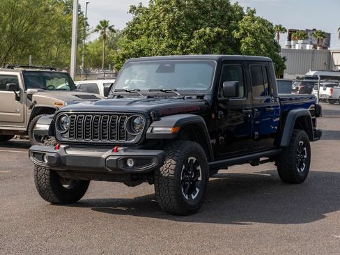 Used 2026 Jeep Gladiator Rubicon AWD/4WD image 3