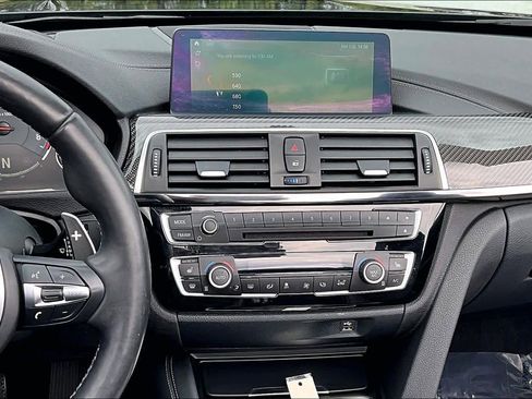 Used 2020 BMW M4 Convertible w/ Competition Package image 7