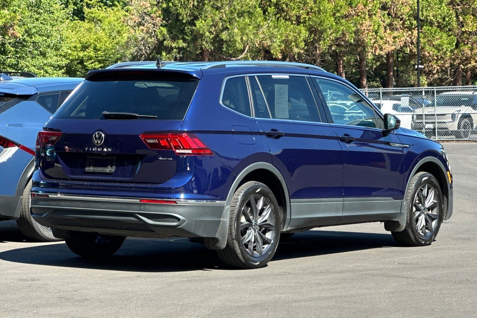 Used 2023 Volkswagen Tiguan SE AWD/4WD image 4