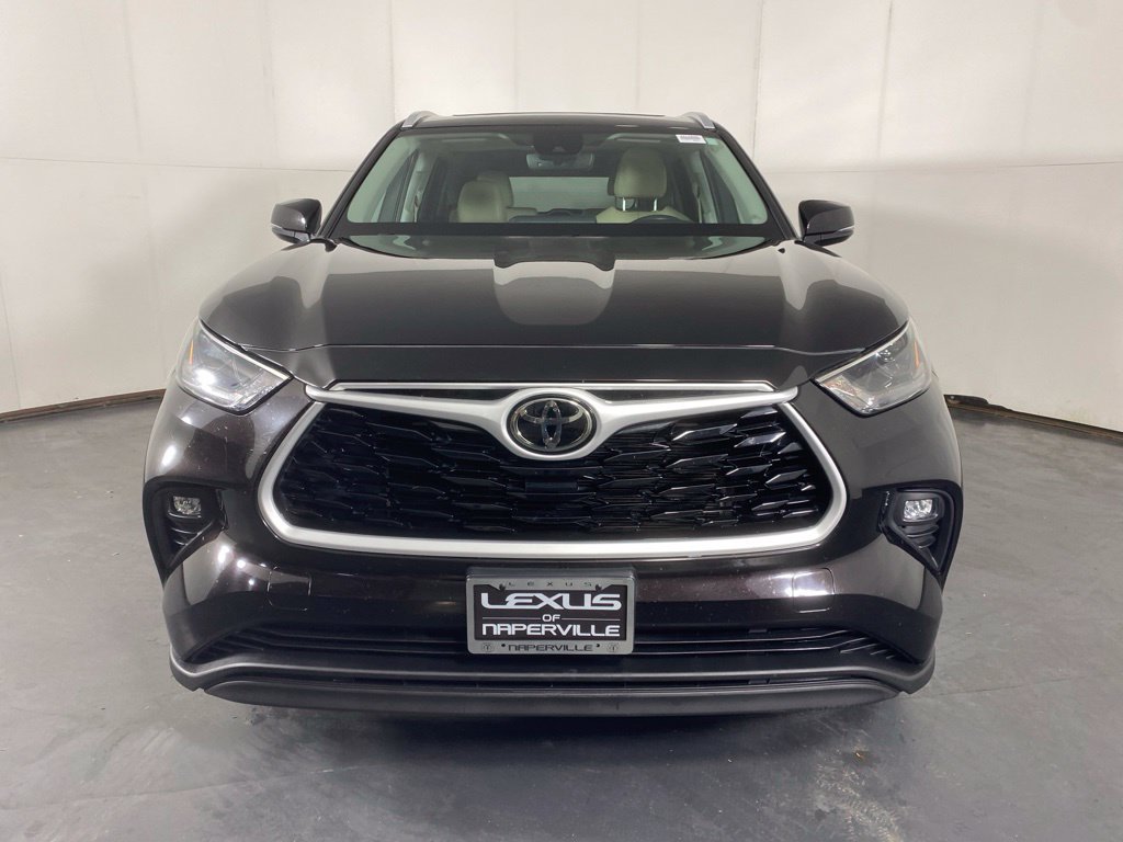 Used 2022 Toyota Highlander XLE AWD/4WD image 5
