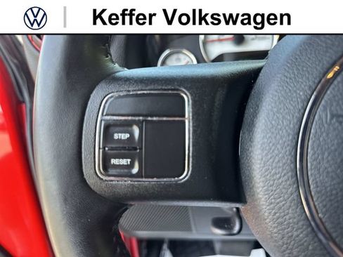 Used 2018 Jeep Wrangler Unlimited Sahara AWD/4WD image 17