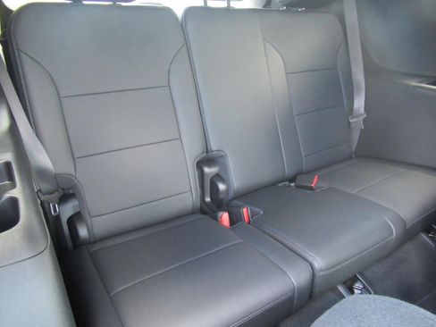Used 2025 Buick Enclave Preferred AWD/4WD image 34