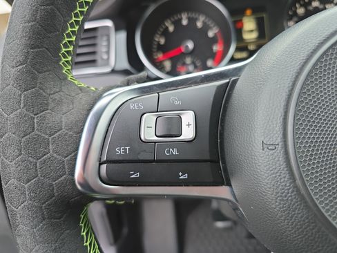 Used 2017 Volkswagen Jetta GLI image 16