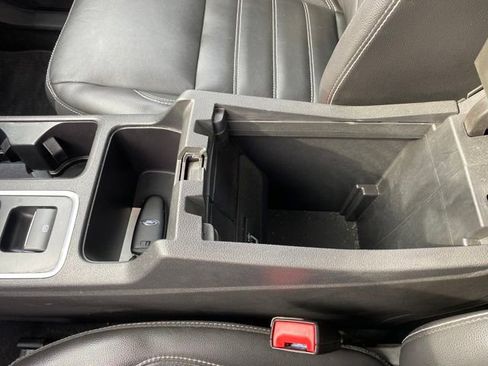 Used 2019 Ford Escape Titanium image 15