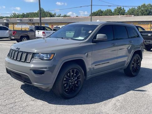 Used 2021 Jeep Grand Cherokee Laredo X AWD/4WD image 9