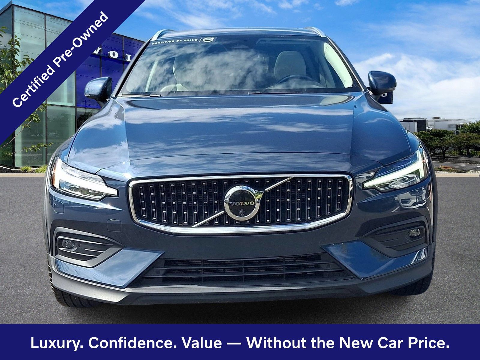 Certified 2024 Volvo V60 B5 Cross Country Plus AWD/4WD image 2