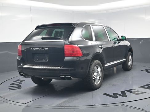 Used 2005 Porsche Cayenne Turbo image 9