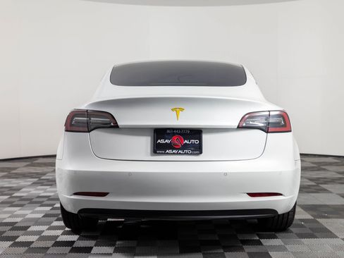 Used 2021 Tesla Model 3 Standard Range Plus image 6