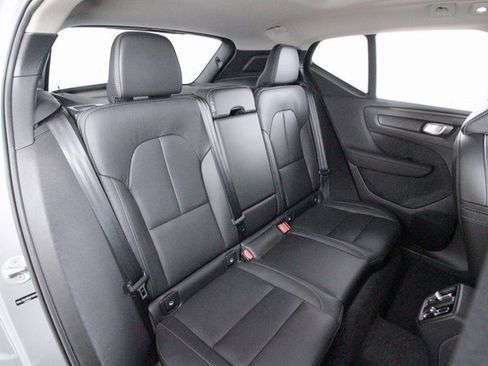 Certified 2025 Volvo XC40 B5 Core w/ Protection Package Premier image 24