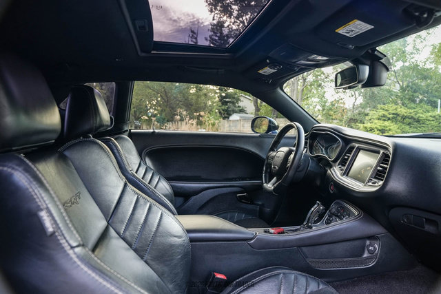 Used 2016 Dodge Challenger SRT Hellcat RWD image 53