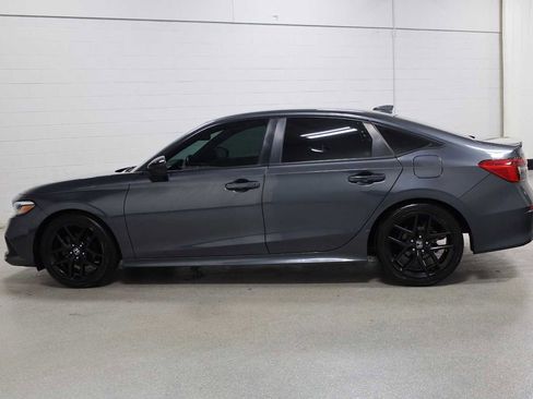 Used 2024 Honda Civic Sport image 2