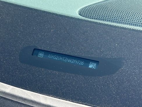 Used 2022 GMC Yukon XL SLT w/ SLT Luxury Package image 34