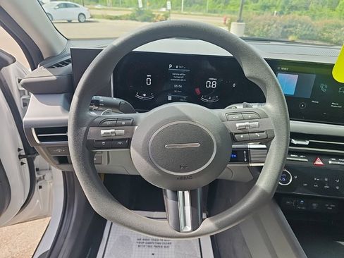Certified 2025 Hyundai Sonata SEL AWD/4WD image 16