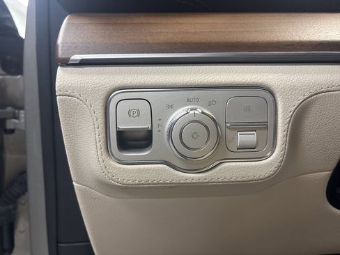 Used 2021 Mercedes-Benz GLS 580 GLS 580 image 15