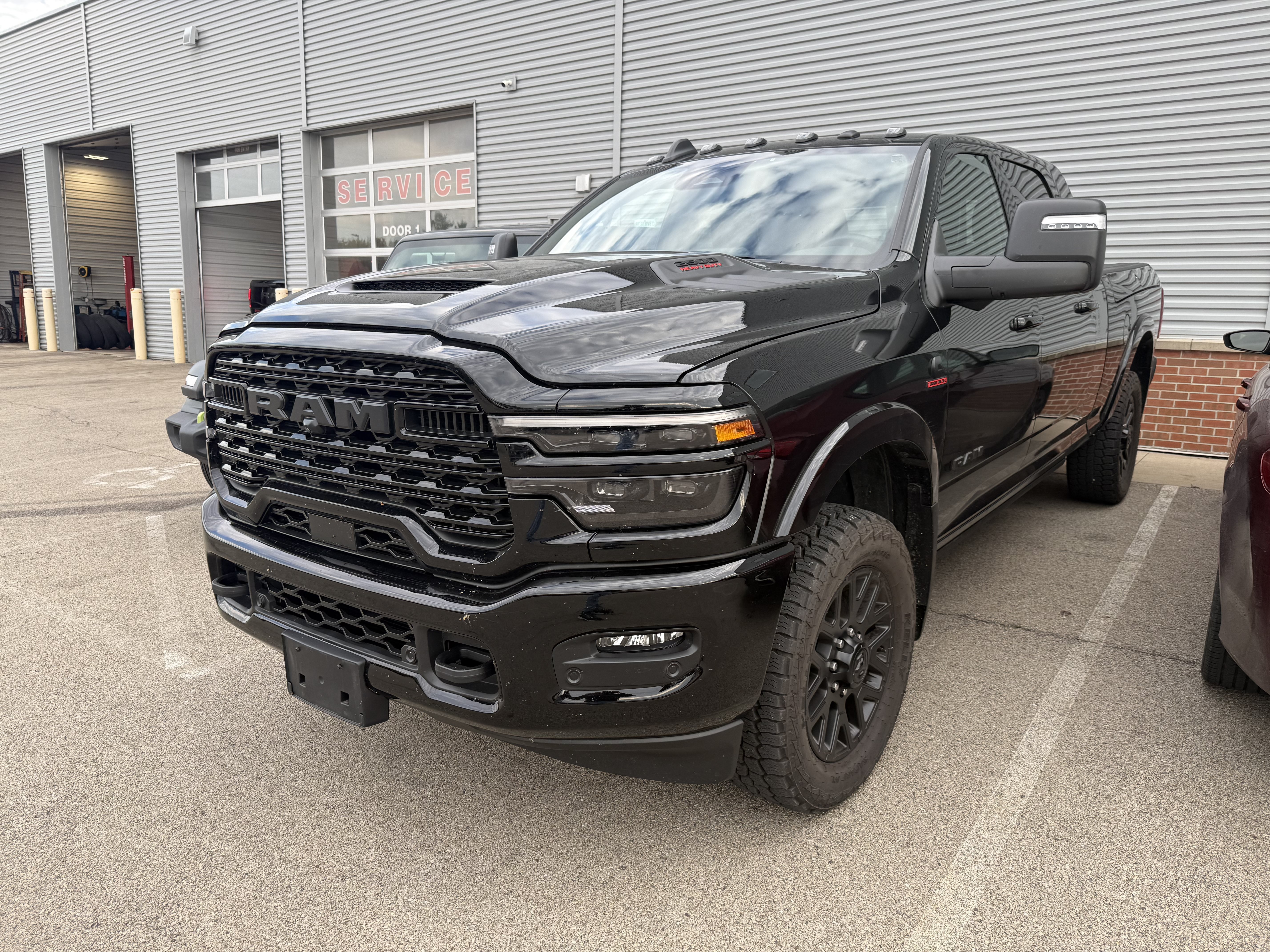 Used 2025 RAM 2500 Limited AWD/4WD image 5