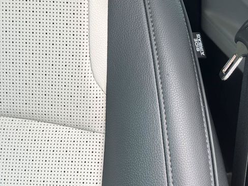 Used 2025 Honda Odyssey Elite image 14