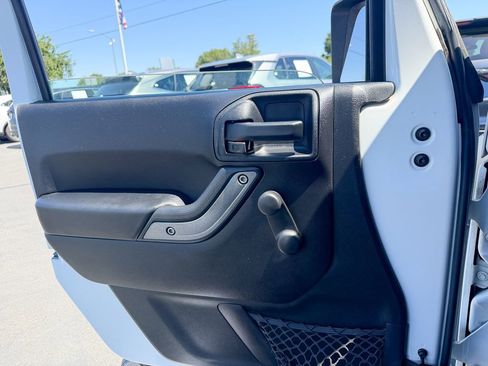 Used 2016 Jeep Wrangler Unlimited Sport AWD/4WD image 15