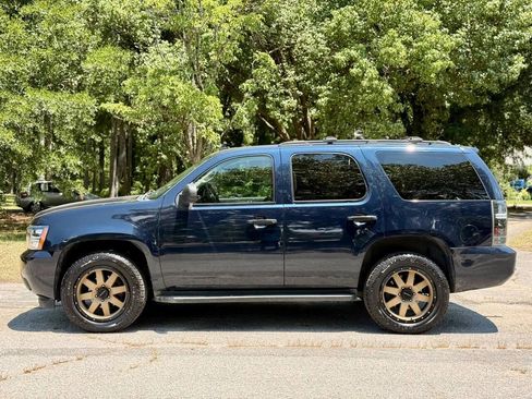 Used 2009 Chevrolet Tahoe LT w/ Luxury Package AWD/4WD image 2