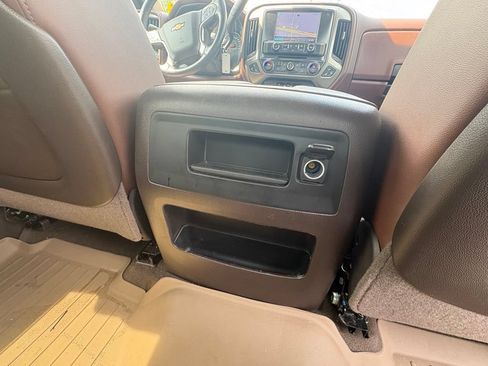 Used 2015 Chevrolet Silverado 1500 High Country w/ High Country Premium Package AWD/4WD image 17