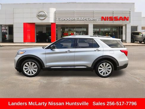 Used 2024 Ford Explorer Limited w/ Limited Technology Package RWD image 8