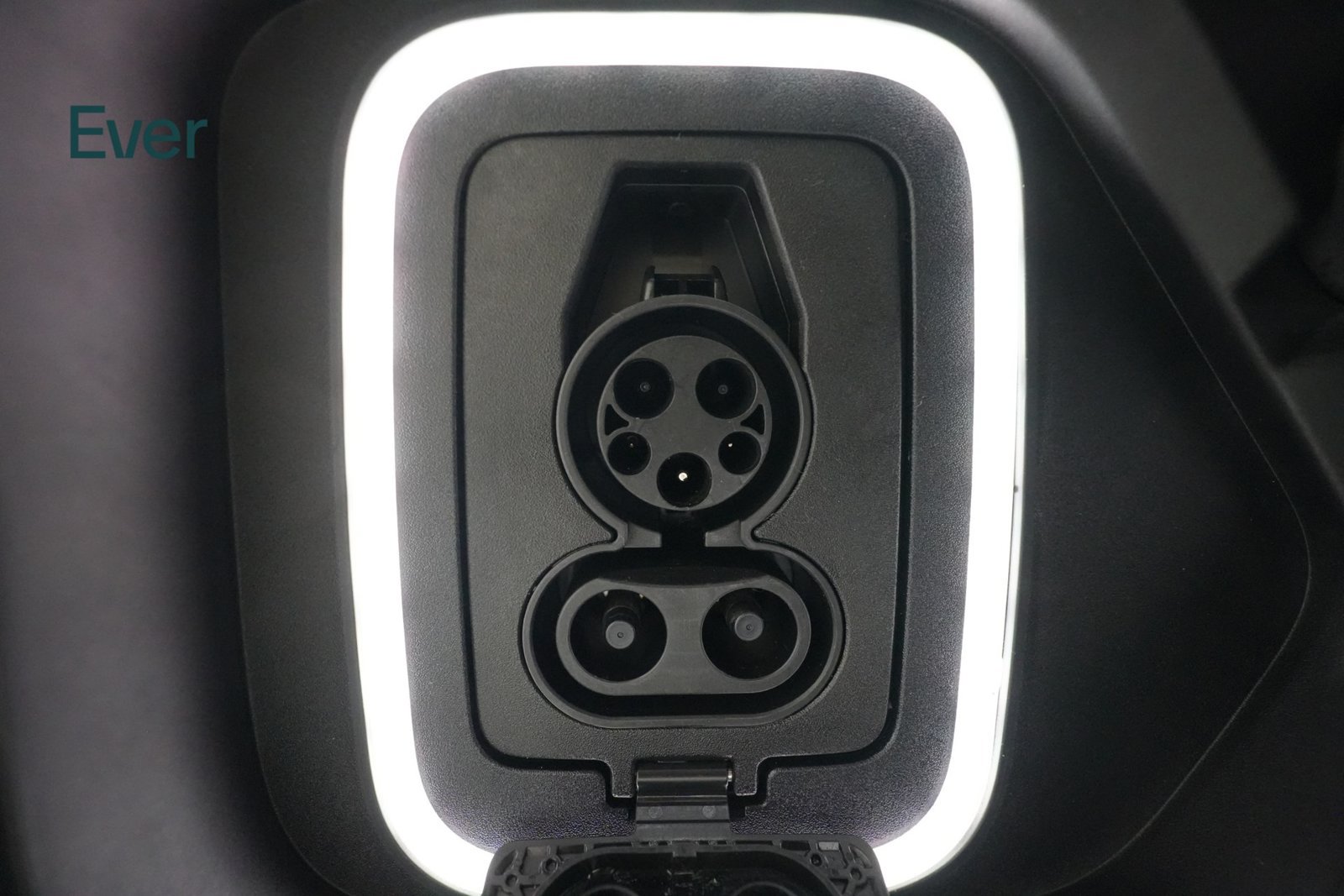 Used 2022 Rivian R1T Adventure AWD/4WD image 10