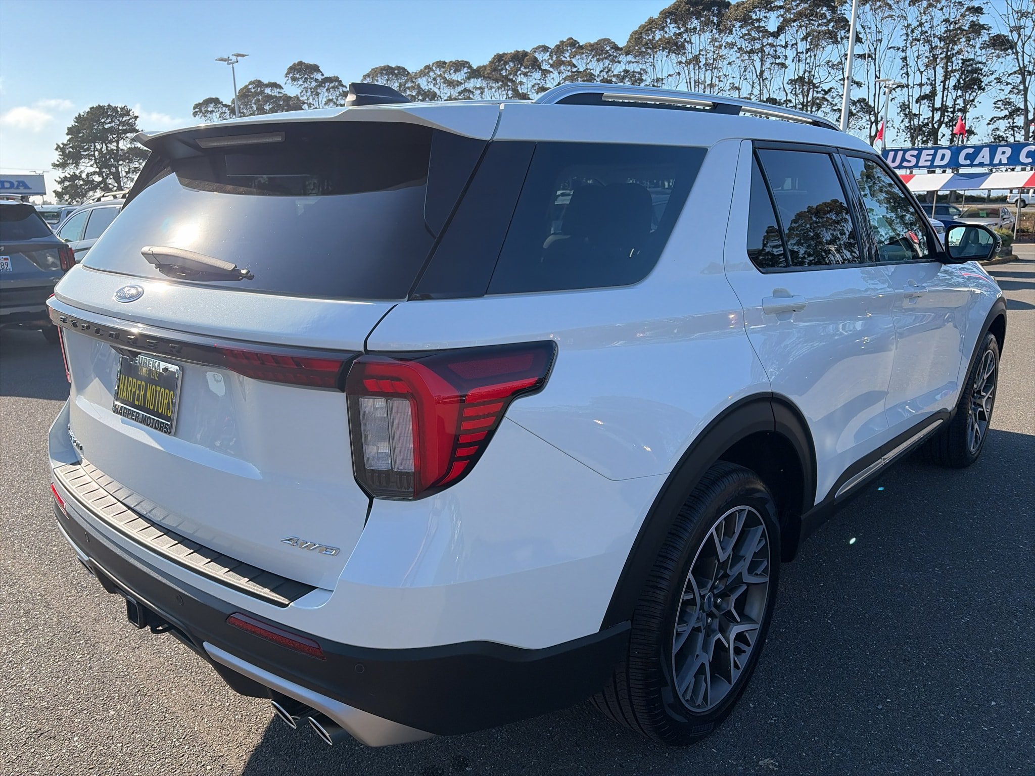 Used 2025 Ford Explorer Platinum w/ Ultimate Package AWD/4WD image 5