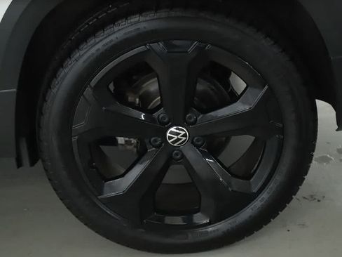 Certified 2025 Volkswagen Taos SEL w/ Black Wheel Plus Package AWD/4WD image 42
