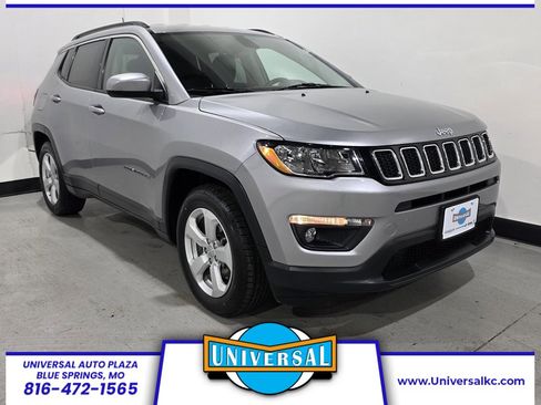 Used 2019 Jeep Compass Altitude w/ Cold Weather Group image 1