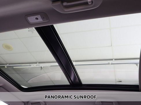 Used 2023 Acura MDX SH-AWD w/ Advance Package image 4