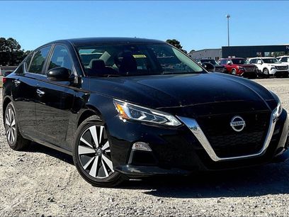 Used 2022 Nissan Altima 2.5 SV w/ SV Premium Package