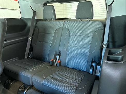 Used 2023 GMC Acadia SLE w/ Driver Convenience Package image 20