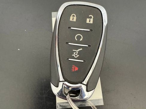 Used 2022 Chevrolet Traverse LT image 53