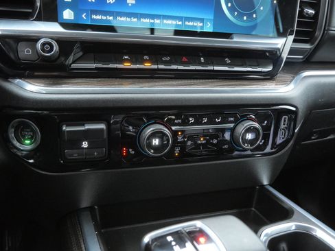 Used 2024 Chevrolet Silverado 1500 LT Trail Boss w/ Convenience Package II image 23