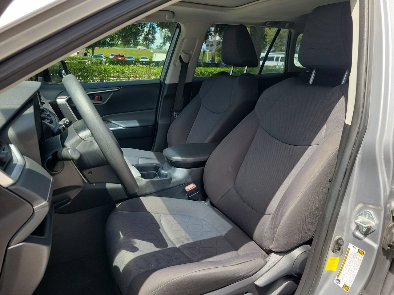 Used 2019 Toyota RAV4 XLE FWD image 16