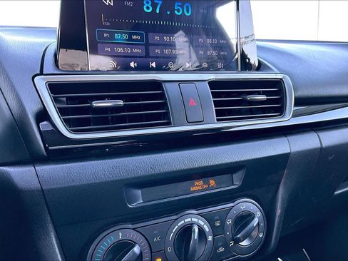 Used 2015 MAZDA MAZDA3 i SV image 33