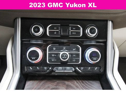 Used 2023 GMC Yukon XL Denali AWD/4WD image 28
