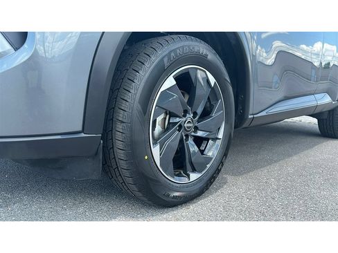 Used 2024 Nissan Rogue SV AWD/4WD image 10