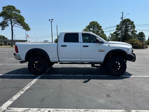 Used 2018 RAM 2500 Tradesman w/ Chrome Appearance Group image 5