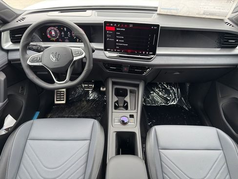 New 2026 Volkswagen Tiguan SE R-Line image 23